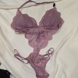 La SENZA Lace Bodysuit in Mauve Medium